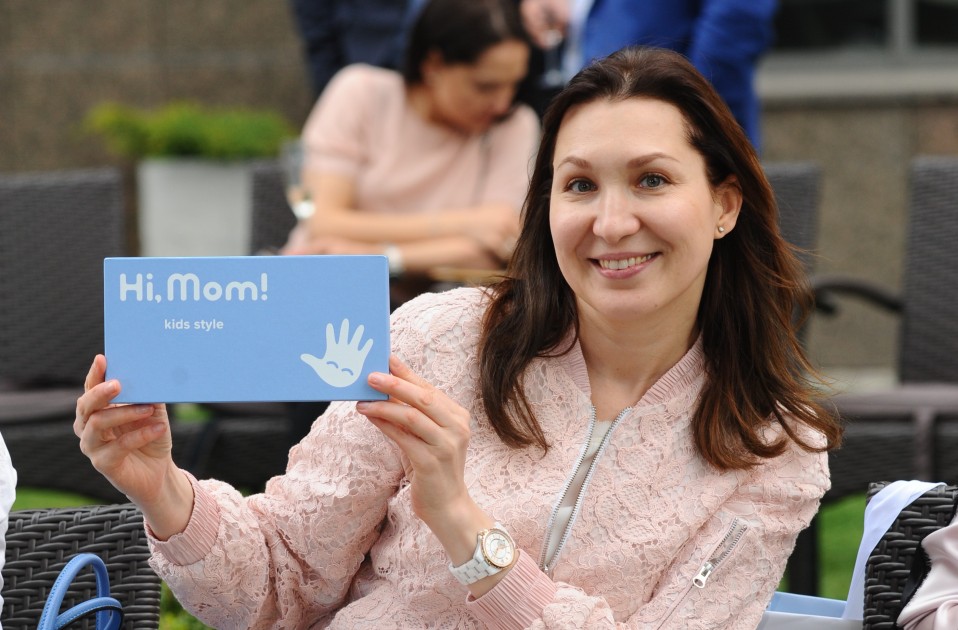 Подарунковий сертифікат Hi, Mom! найкращий подарунок до будь-якого свята.