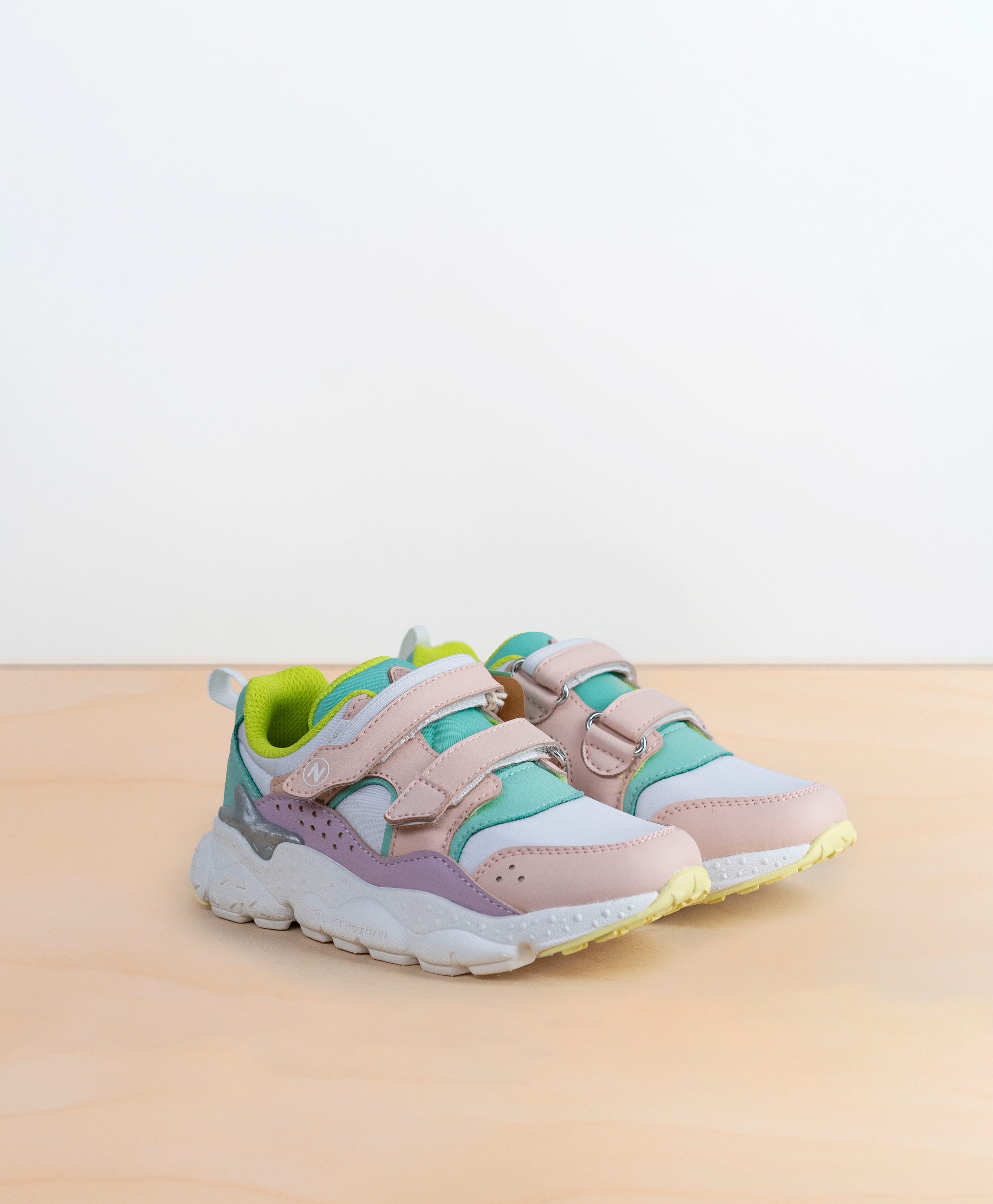 Кросівки Flower Mountain